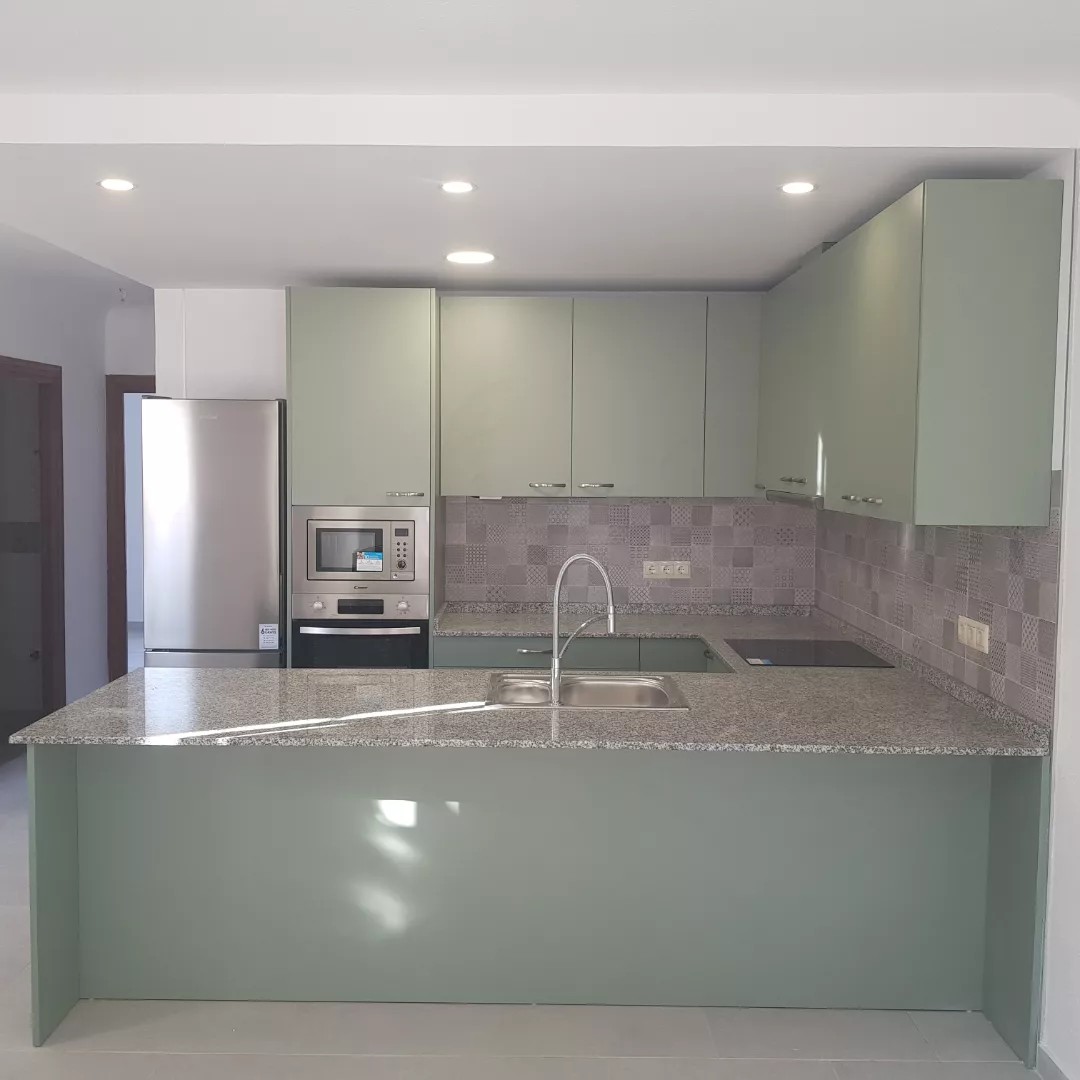Terminación cocina en apartamento en La Caleta